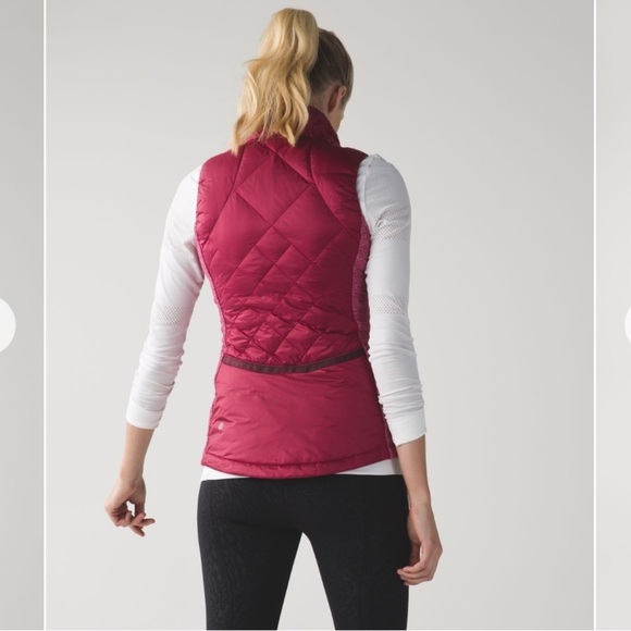 Lululemon Down For A Run Vest in Berry Rumble Women’s size 4 - Picture 6 of 14